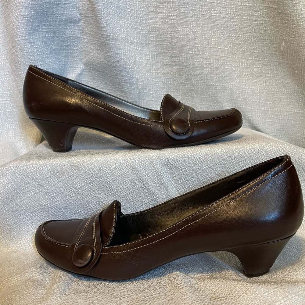 Brown Naturalizer Leather Kitten Heel- Size 9.5